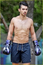 Joe Jonas : joe-jonas-1473980252.jpg