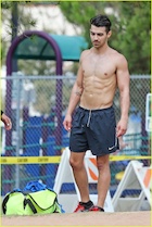 Joe Jonas : joe-jonas-1473980273.jpg