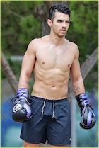 Joe Jonas : joe-jonas-1473980288.jpg