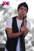 Joe Jonas : joejonas_1230859694.jpg