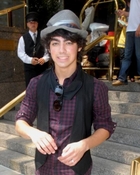 Joe Jonas : joejonas_1231435103.jpg