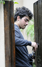 Joe Jonas : joejonas_1264790680.jpg