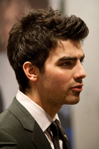 Joe Jonas : joejonas_1270655686.jpg