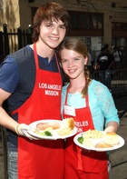 Joel Courtney : joel-courtney-1428108301.jpg