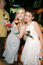 Joey King : TI4U1380990776.jpg