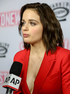 Joey King : joey-king-1444633399.jpg