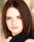 Joey King : joey-king-1451789216.jpg