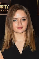 Joey King : joey-king-1469393321.jpg