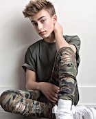 Johnny Orlando : johnny-orlando-1493505363.jpg