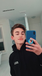 Johnny Orlando : johnny-orlando-1544142757.jpg