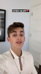 Johnny Orlando : johnny-orlando-1552414377.jpg