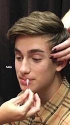 Johnny Orlando : johnny-orlando-1568931121.jpg