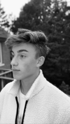 Johnny Orlando : johnny-orlando-1571515392.jpg