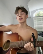 Johnny Orlando : johnny-orlando-1576620179.jpg