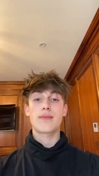 Johnny Orlando : johnny-orlando-1587838404.jpg