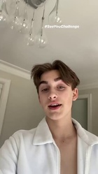 Johnny Orlando : johnny-orlando-1587913386.jpg