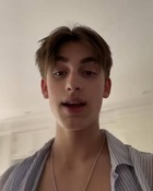 Johnny Orlando : johnny-orlando-1588366299.jpg