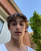 Johnny Orlando : johnny-orlando-1590561824.jpg