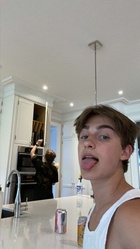 Johnny Orlando : johnny-orlando-1590561851.jpg