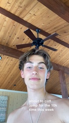 Johnny Orlando : johnny-orlando-1593822035.jpg