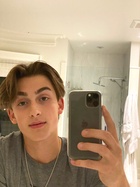 Johnny Orlando : johnny-orlando-1602090188.jpg