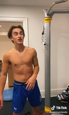 Johnny Orlando : johnny-orlando-1602183275.jpg