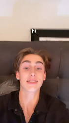 Johnny Orlando : johnny-orlando-1602714451.jpg