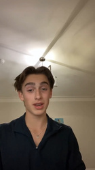 Johnny Orlando : johnny-orlando-1603780382.jpg