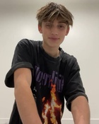 Johnny Orlando : johnny-orlando-1612481840.jpg