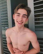 Johnny Orlando : johnny-orlando-1624723437.jpg