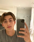 Johnny Orlando : johnny-orlando-1630601719.jpg