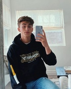 Johnny Orlando : johnny-orlando-1632438732.jpg