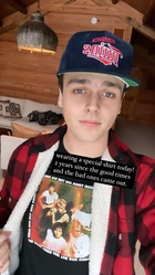 Jonah Marais : jonah-marais-1674440821.jpg