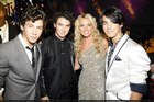 Jonas Brothers : TI4U1387392063.jpg