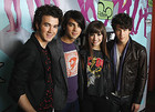 Jonas Brothers : TI4U_u1220917813.jpg