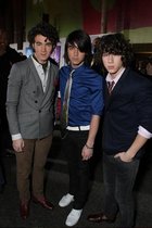 Jonas Brothers : jonas_brothers_1200780247.jpg