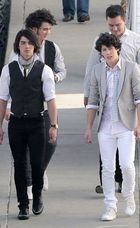 Jonas Brothers : jonas_brothers_1206723567.jpg