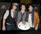Jonas Brothers : jonas_brothers_1208037392.jpg