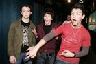 Jonas Brothers : jonas_brothers_1212524982.jpg