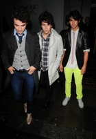 Jonas Brothers : jonas_brothers_1212938018.jpg