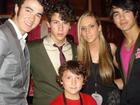 Jonas Brothers : jonas_brothers_1213288627.jpg