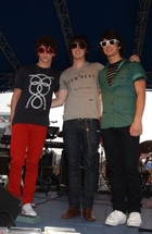 Jonas Brothers : jonas_brothers_1216501822.jpg