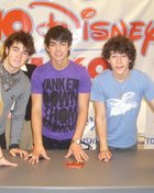Jonas Brothers : jonas_brothers_1216612943.jpg