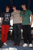 Jonas Brothers : jonas_brothers_1216617123.jpg