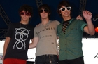 Jonas Brothers : jonas_brothers_1216617155.jpg