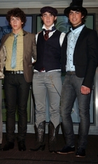 Jonas Brothers : jonas_brothers_1216617317.jpg