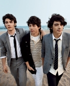 Jonas Brothers : jonas_brothers_1217346558.jpg