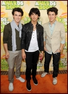 Jonas Brothers : jonas_brothers_1238347314.jpg