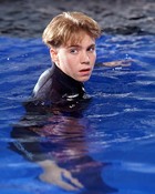 Jonathan Brandis : Swimming.jpg