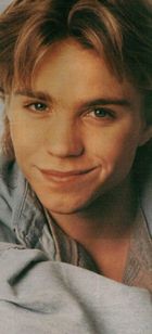 Jonathan Brandis : brand125.jpg